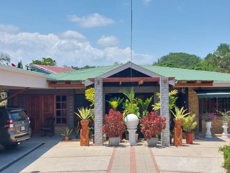 House in Manuel Antonio - 2m from the Marina Pez Vela ! 